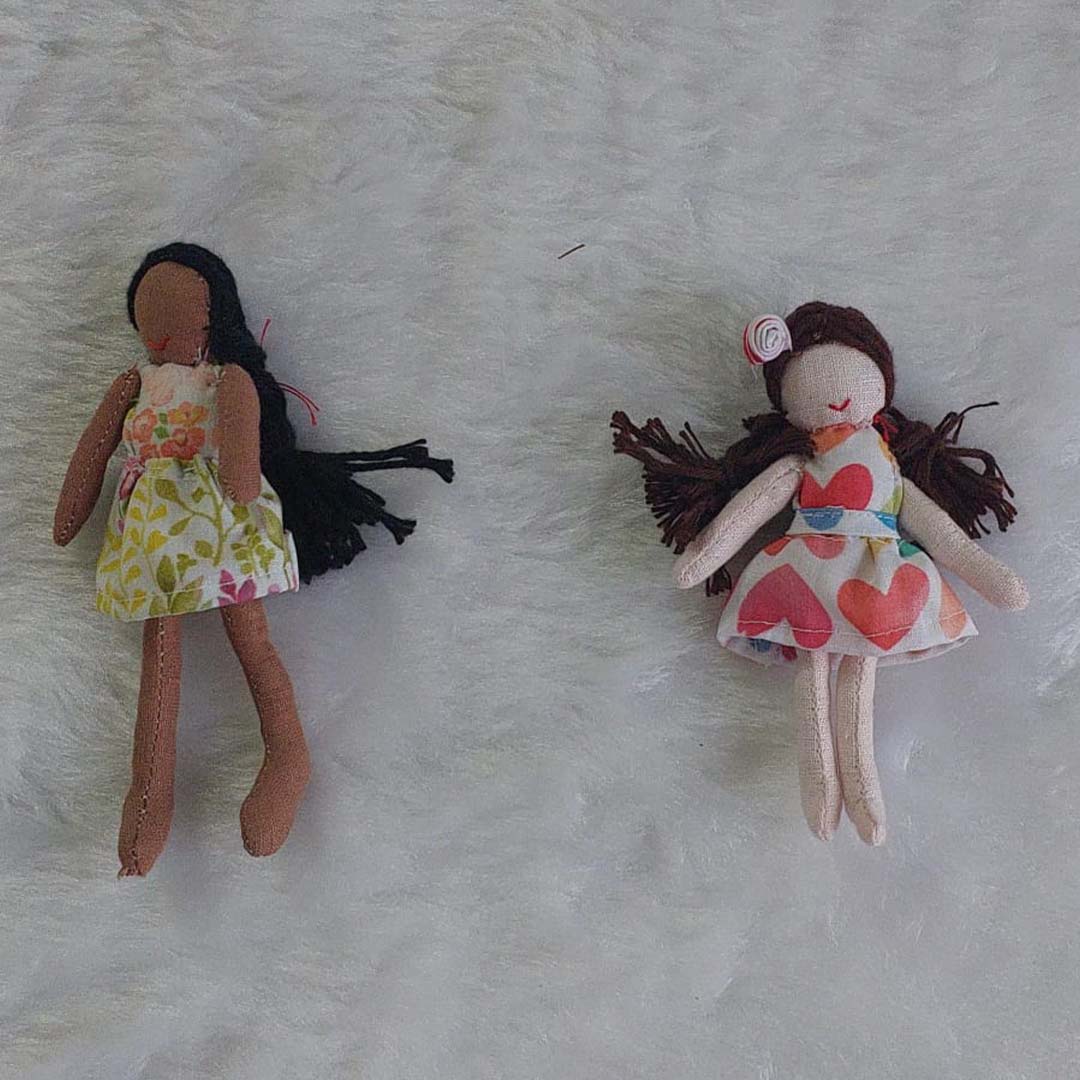 Ana & Tina: Miniature Dolls