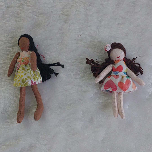 Ana & Tina: Miniature Dolls