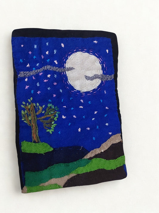 Hand embroidered Laptop sleeve : starry sky